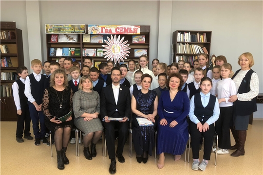День медленного созерцания искусства