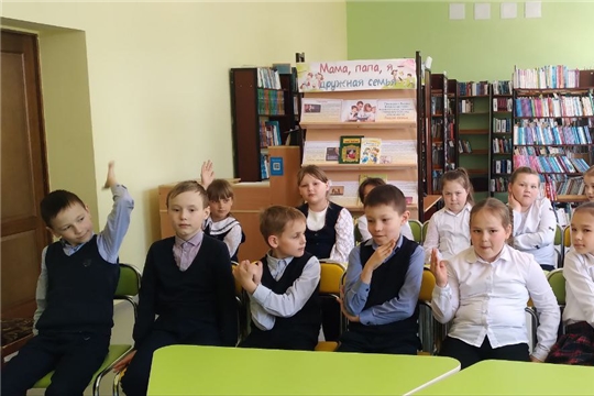 Экскурсия "Добро пожаловать или Посторонним вход разрешен" в отделе по работе с детьми