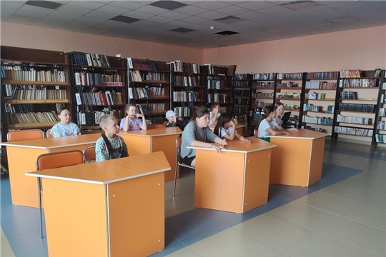 Познавательный час «Сердцу милая столица» в Центральной библиотеке