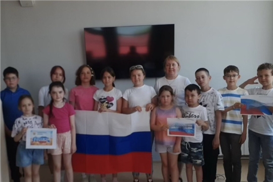 Час геральдики «Государственные символы России прошёл в читальном зале Центральной библиотеки