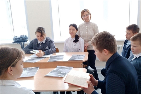 Час информации "Ты выстоял - великий Сталинград" в Санкинской сельской библиотеке
