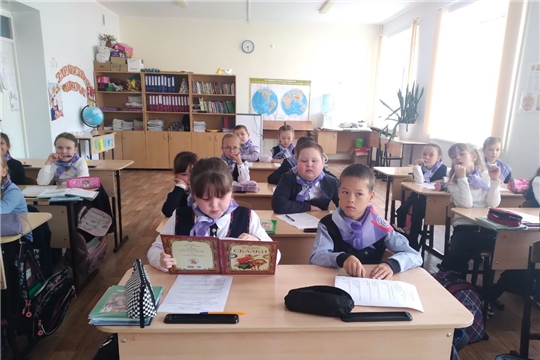 Литературный час «По дорогам сказок А.С. Пушкина» в зале "Сила Семьи"