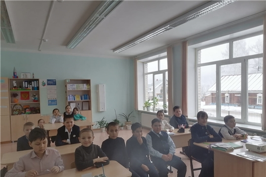 Урок медиабезопасности  «Угрозы Интернета для подростков» в Атнарской сельской библиотеке