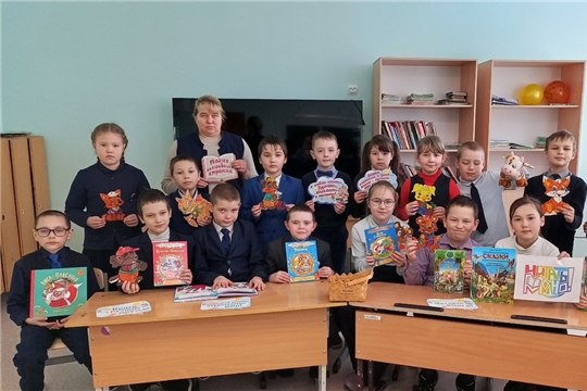 Познавательный час "Сказка шагает по Планете" в Питеркинской сельской библиотеке