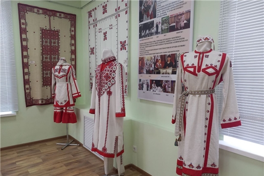 Выставка «Вековые узоры фабрики «Паха тӗрӗ»