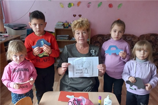 Методист Пандиковского музея провела мастер-класс «Папочке с любовью»