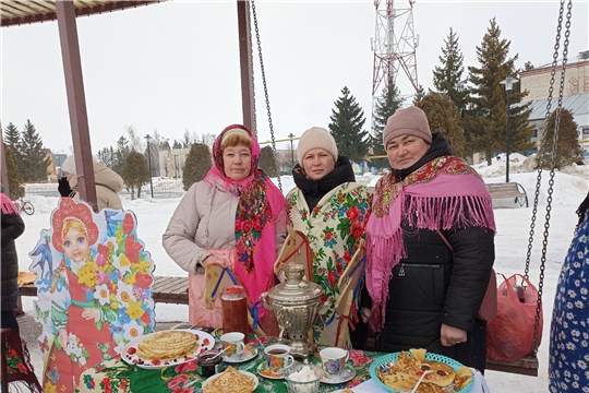 Специалисты музеев округа на традиционном народном гулянии посвященные прощанию зимы и встрече весны
