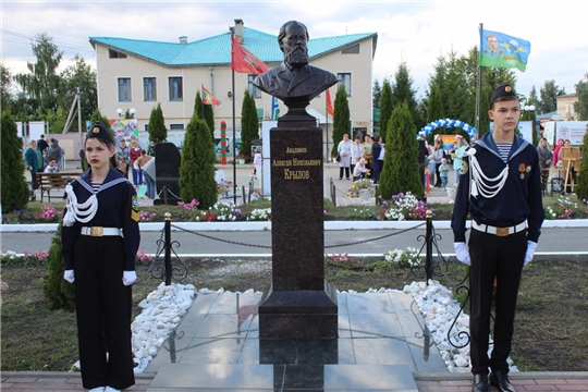 В центре села Порецкое установлен бюст академика-кораблестроителя А.Н. Крылова