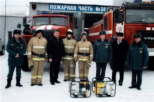 Пожарная часть села Порецкое получила новые мотопомпы