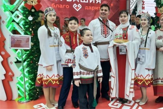 Семья Семеновых рассказала участникам форума «Родные – Любимые» о прелестях солнечной Чувашии
