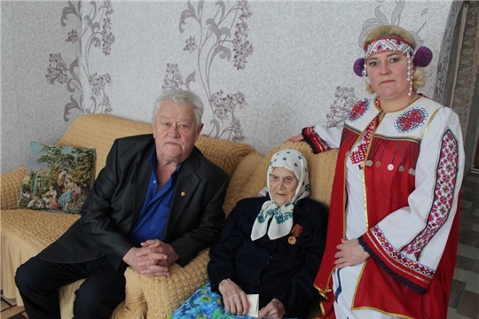 Труженикам тыла села Напольное вручили юбилейные медали «80 лет Победы в Великой Отечественной войне 1941-1945 годов»
