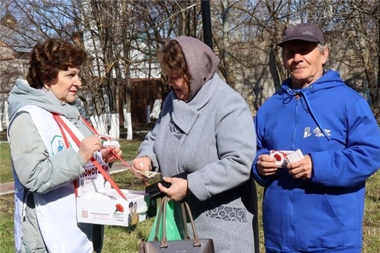 В Чувашии продолжается юбилейная акция «Красная гвоздика»