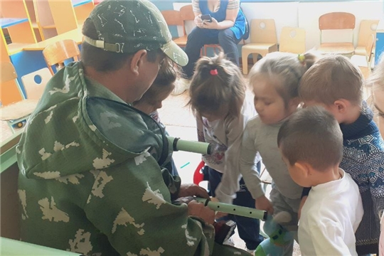 Ремонт мебели в детском саду.