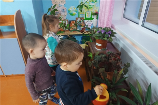 Трудовой десант организовали юные Эколята!
