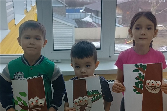 Птенцы на дереве