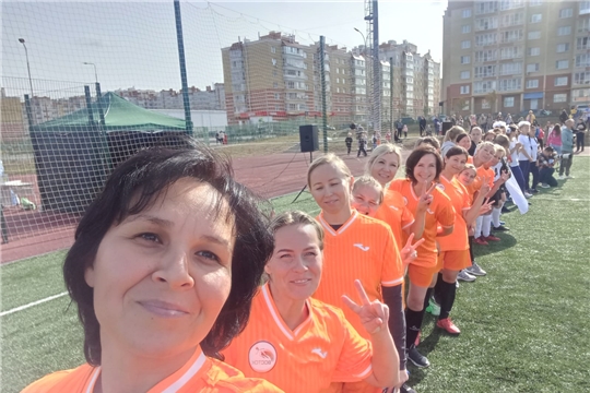 Мамы из профсоюзов отличились в мини-футболе