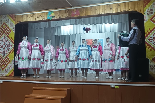 Продолжается смотр-конкурс коллективов художественной самодеятельности.