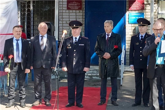 В Шемуршинском муниципальном округе состоялась церемония открытия памятной доски, посвящённой сотрудникам Шемуршинского районного отдела внутренних дел — участникам Великой Отечественной войны. 