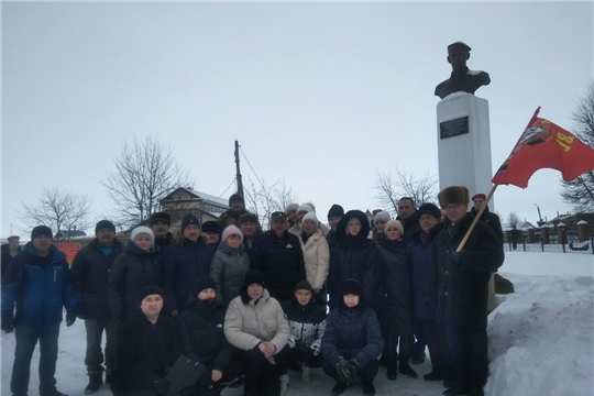 В Шемуршинском муниципальном округе почтили память Героя России Олега Долгова