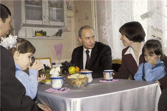 Çирĕм çул каяллахи куç умĕнче пекех...
