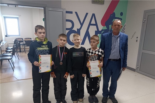 Юные шахматисты из района заняли третье место на турнире
