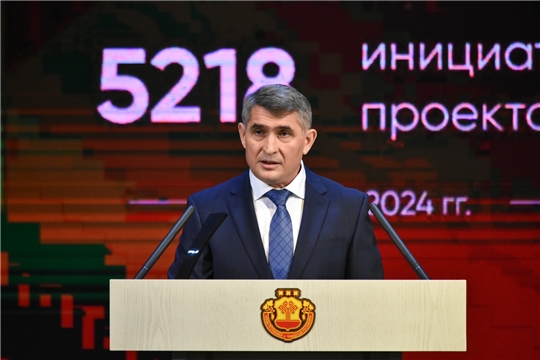 Олег Николаев: "Çĕнĕ тĕллевсене çĕнĕ вăйпа пурнăçа кĕртмелле"