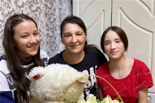 В Шемуршинском округе прошла праздничная акция для замещающих семей в честь 8 марта