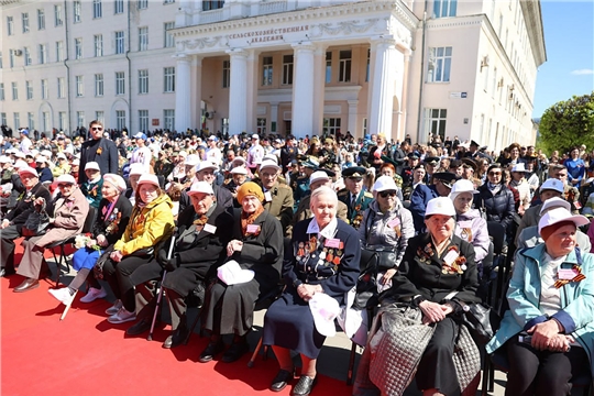К 9 Мая ветераны, труженики тыла, дети войны получат дополнительные выплаты по инициативе Главы Республики Олега Николаева