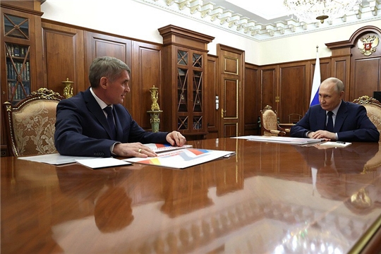 Владимир Путин Чăваш Ен Пуçлăхне суйлавра ăнăçу суннă