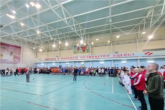 Более 300 спортсменов проверили свои силы в городском фестивале ГТО, посвященный 555-летию города Чебоксары и 10-летию со дня возрождения комплекса ГТО в России