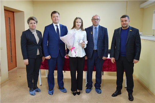 В рамках Единого информационного дня в городе Алатыре прошло вручение удостоверений «Мастер спорта России» по спортивной гимнастике