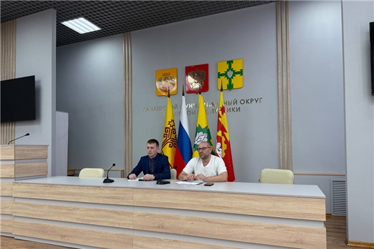 В рамках проведения Единого информационного дня директор БУ ДО «СШОР №6» провел совещание с представителями общеобразовательных школ Канашского муниципального округа по вопросу организации сдачи тестовых испытаний ВФСК «ГТО»