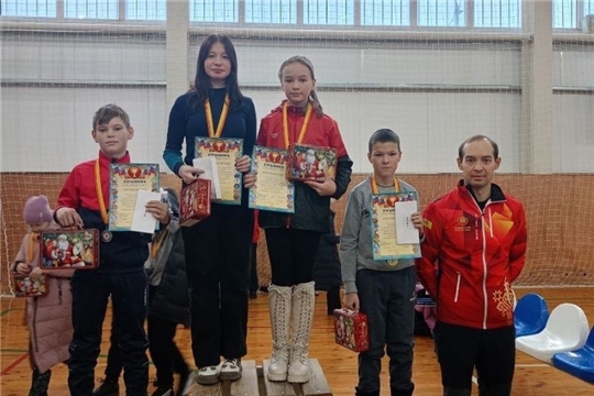 Соревнования по лыжным гонкам среди школьников памяти заместителя директора МАУ ДО ДЮСШ-ФСК «Рассвет» Вурнарского района В.Г.Львова