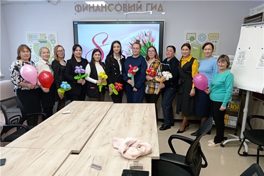 В Центральной библиотеке "Точка опоры" состоялось праздничное мероприятие,вечер-поздравление "Есть в марте день особый"