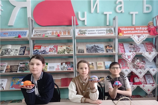 Творческая мастерская "Сюрприз для мамы" открылась в Индырчской библиотеке