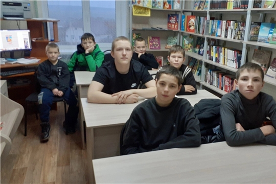 В Новобуяновской библиотеке провели интеллектуальную игру "Зарядка для ума"