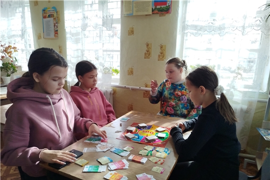 В Алдиаровской библиотеке провели литературный час "Читайте, читайте, страницы листайте"