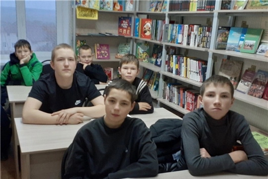В Новобуяновской библиотеке провели беседу «Символы Чувашской Республики»