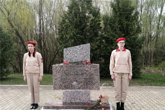 Вахты памяти 8-9 мая 2021 г. у памятников Великой Отечественной войны образовательными организациями г. Новочебоксарска