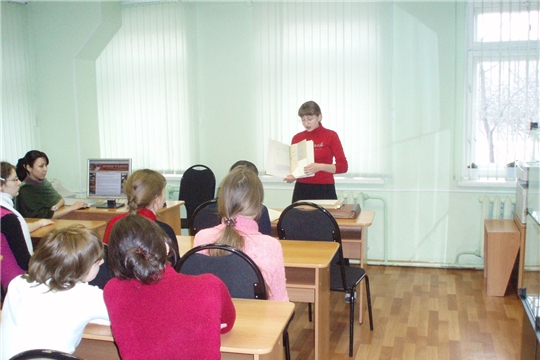 Студенты в госархиве