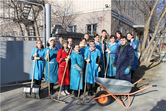 Архивисты на весеннем субботнике