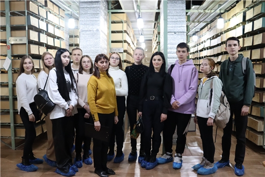 Госархив посетили студенты ЧГУ им. И.Н. Ульянова