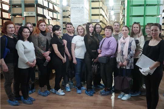 Обучающиеся Учебно-методического центра «Аспект» в госархиве