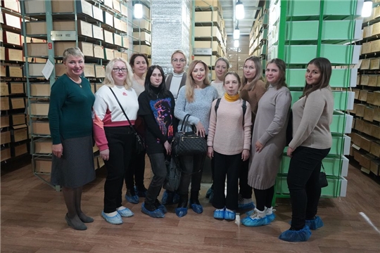 Слушатели курсов центра «Аспект» в госархиве
