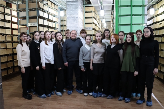 Школьники МБОУ «СОШ № 24» в гостях у архивистов
