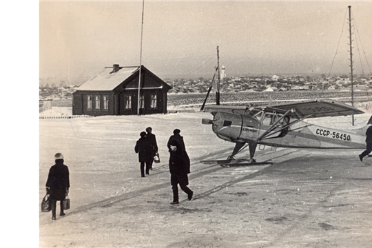 «Крылья столицы» (90 лет назад (27 мая 1934 г.) бюро Чувашского обкома ВКП(б) приняло решение «О строительстве в г. Чебоксары аэродрома»)