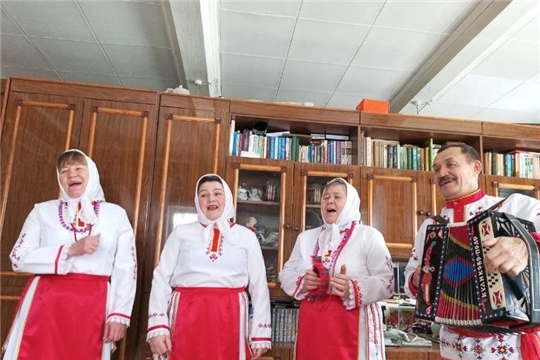 Наши творческие коллективы продолжают поздравлять юбиляров