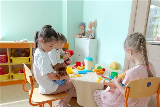Чаепитие с куклами