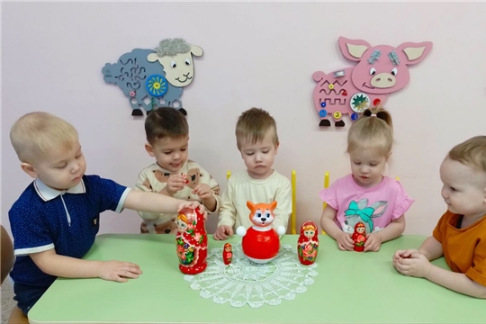 ЗнакомствО малышей с традиционными народными игрушками 