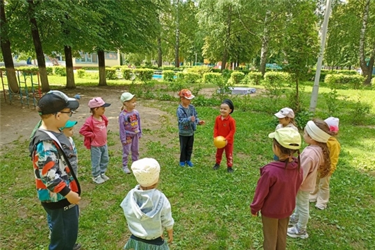 Летние игры дошкольников на улице